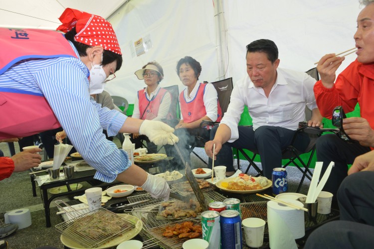 장류소스_숯불구이_체험존_04.jpg